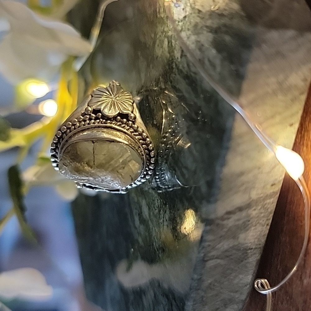 Raw Rough Peridot Solid Sterling Silver Ring Size… - image 1